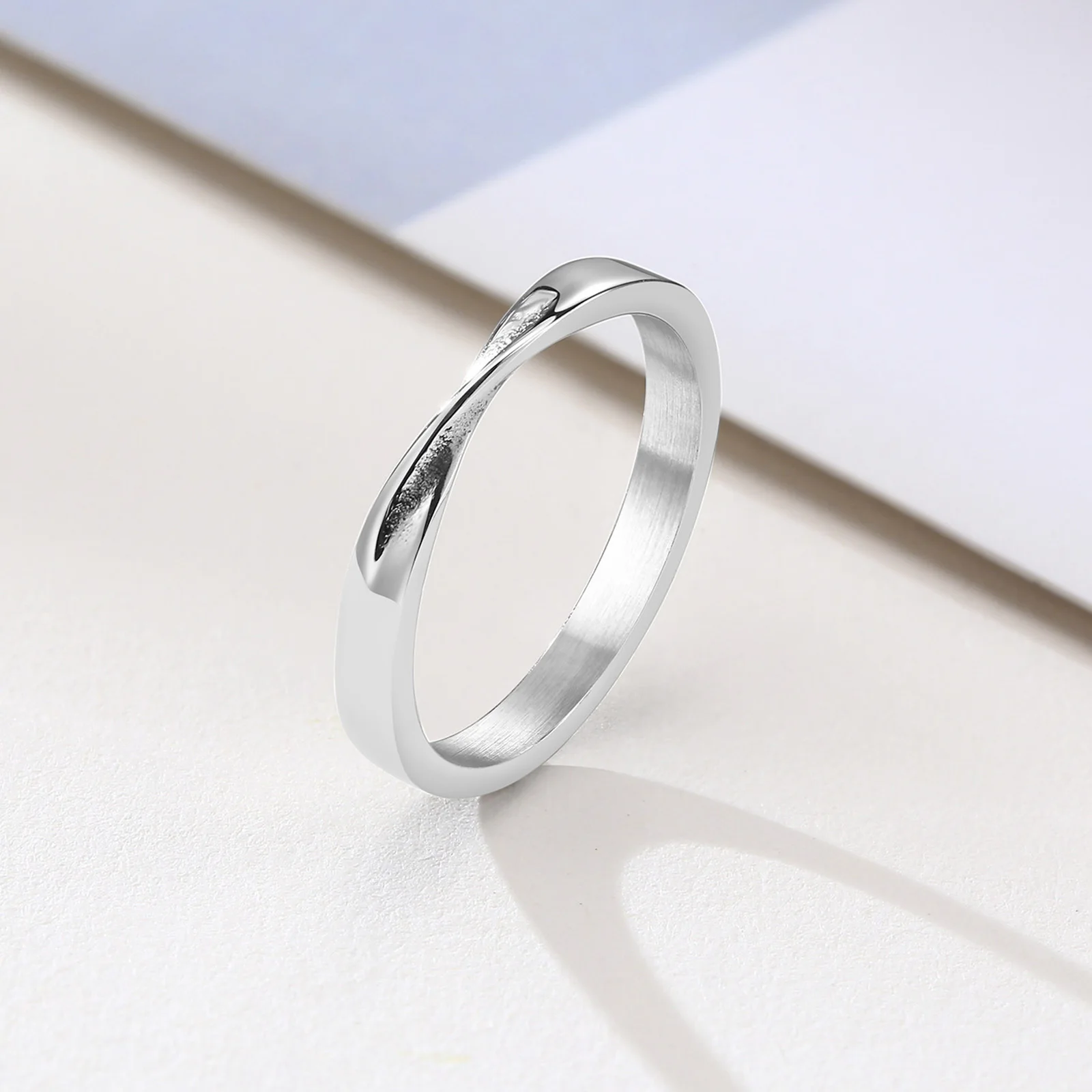 Stainless Steel Mobius Ring Cold Silver Color Wedding Party Anniversary Jewelry Gift for Women Lovers