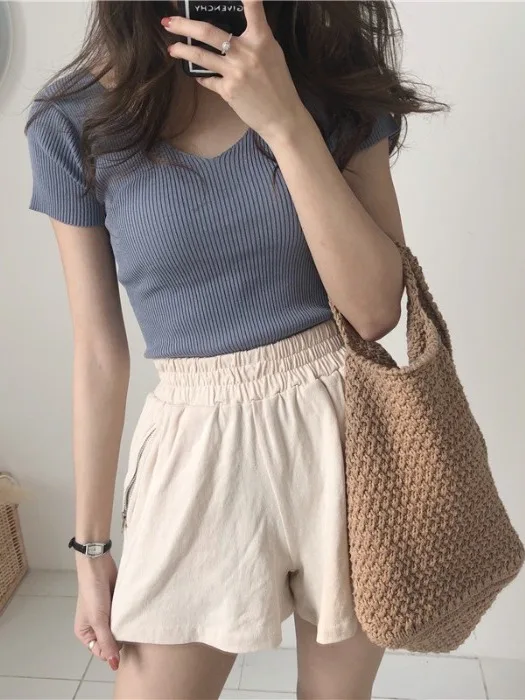 

Slim Fit Ice Silk Knitted Short Sleeve V-Neck T-Shirt Women's Sexy Pure Desire Base Layer Small Shirt Top for Young Girls