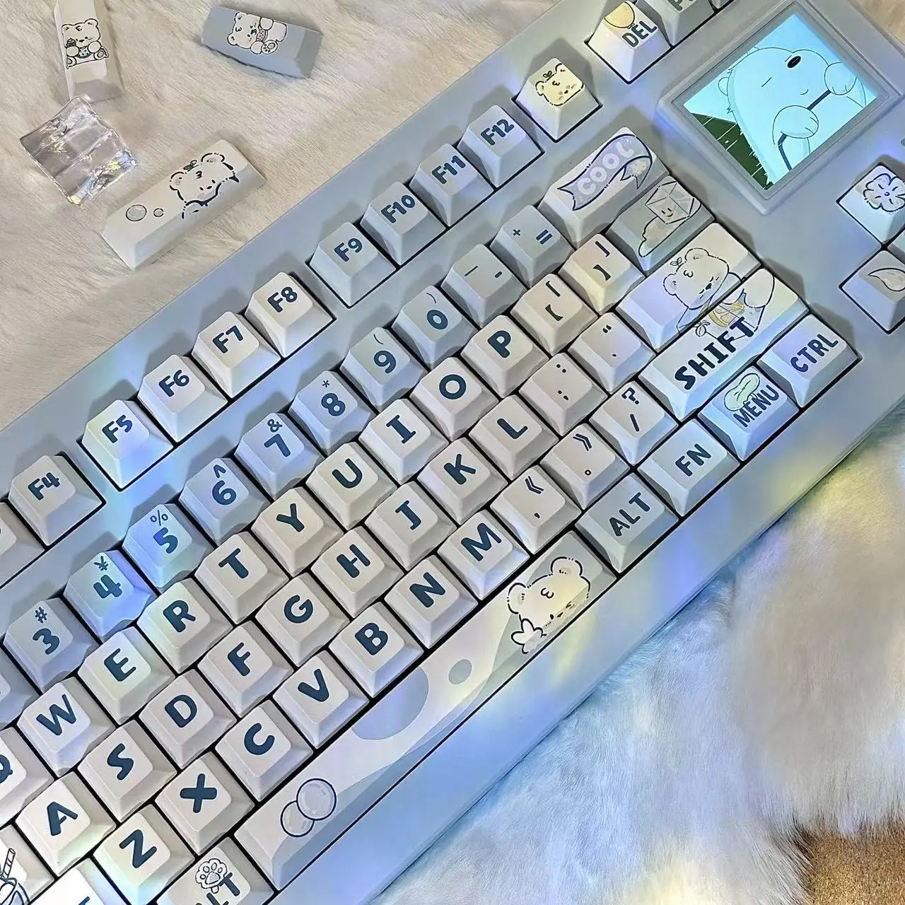 Ice cube bear keycaps, a full set, suitable for mechanical keyboards, original height PBT material, hot sublimation keycaps