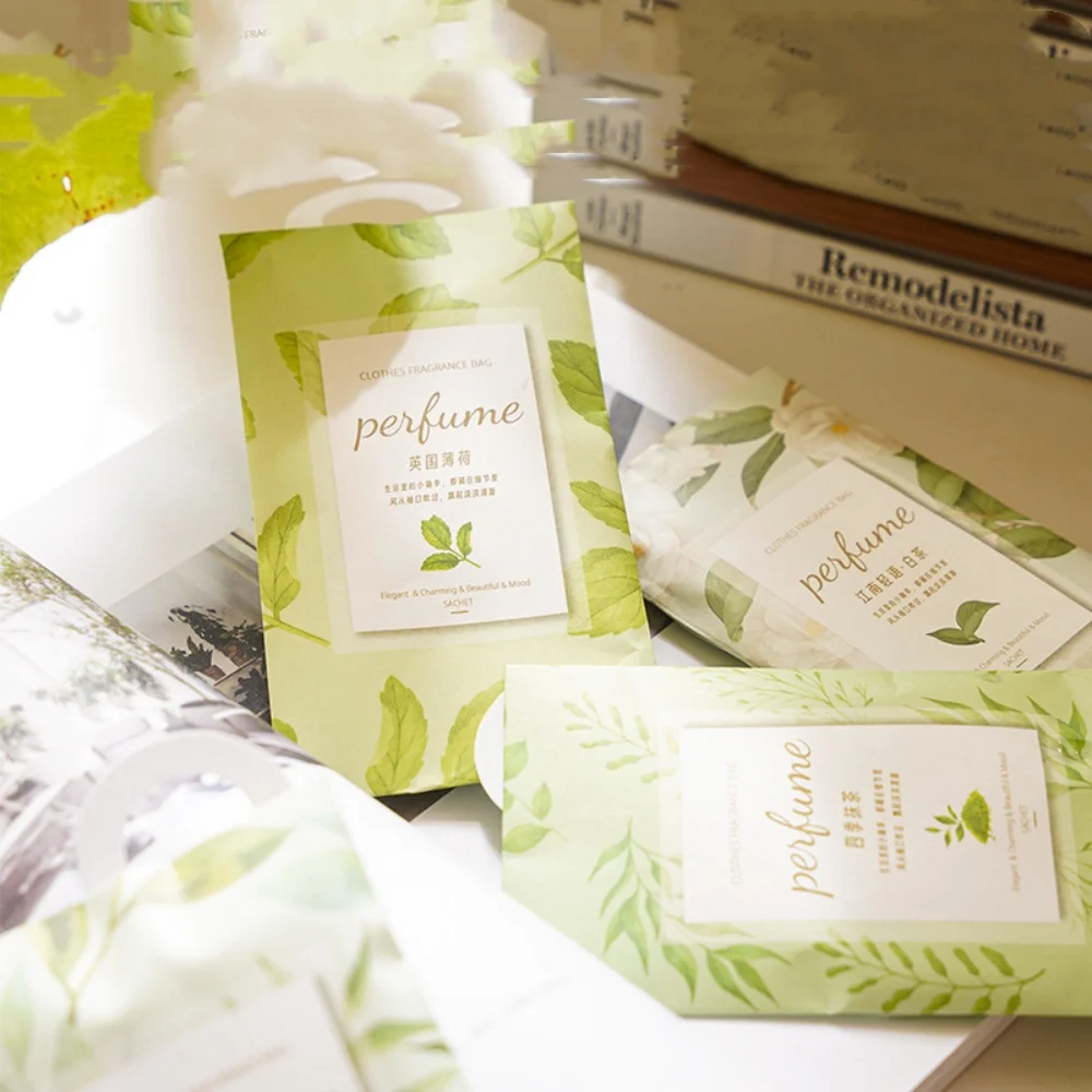 

3PCS Car Hanging Small Sachets, Wardrobe Fresh Fruit-scented Paper Sachets, Portable Sachets, Bedroom, Car Small Sachets