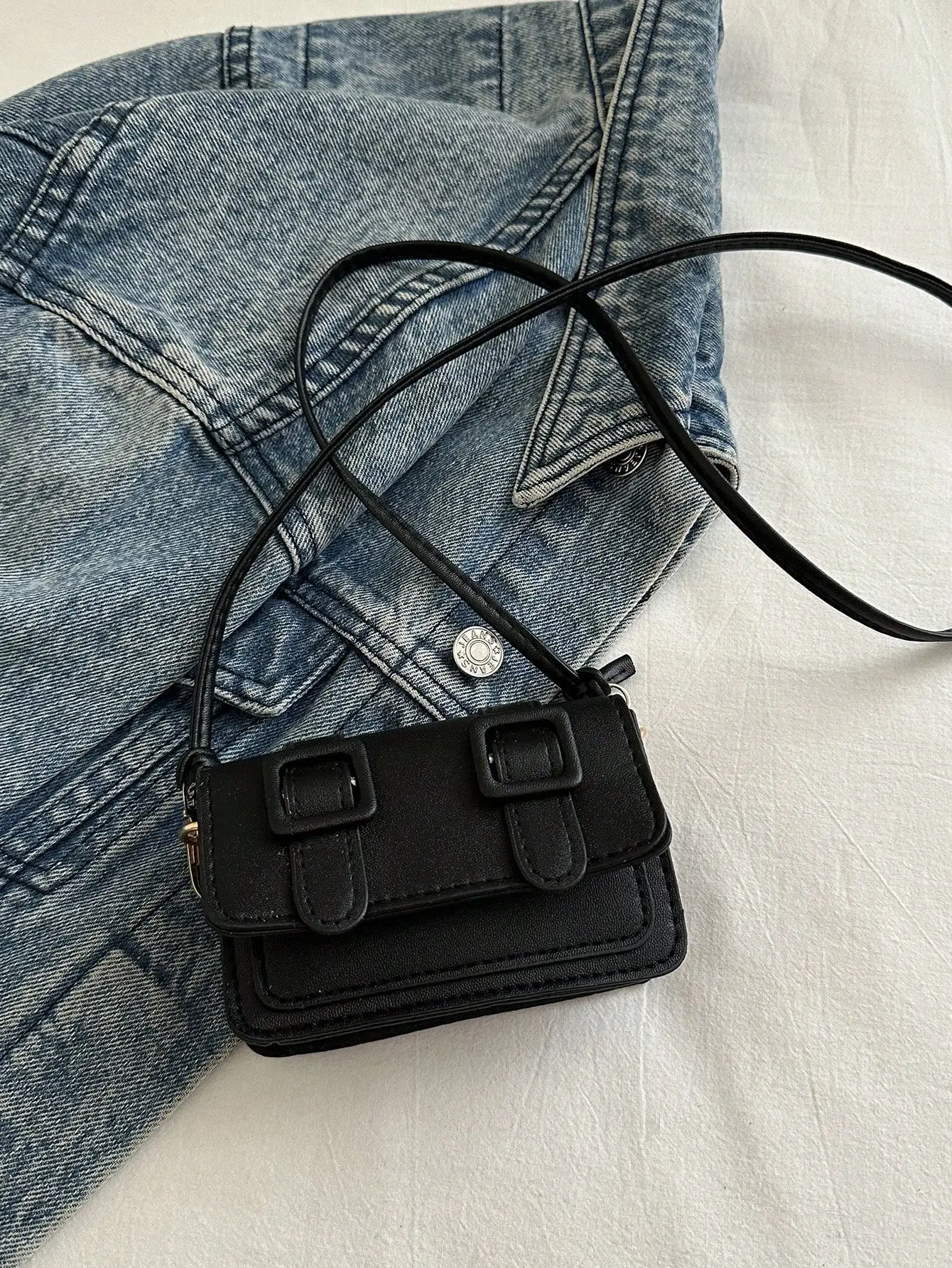 

Mini Fashionable Solid Color Minimalist Flap Shoulder Bag, Suitable For Shopping, Wallet Storage, Young Women, College Students, Young Professionals, Office Workers. Also Suitable For Office, University, Work, Business, Commuting, Outdoor Activities, Trav