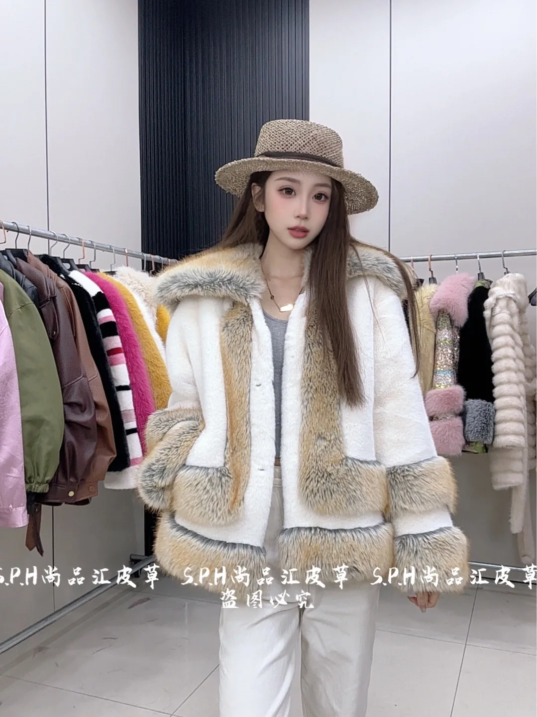 인조 모피 코트 여성용 2025 겨울 신상 모피 칼라 두꺼운 인조 모피 코트 투톤 블록 코트 중간 길이 플러피 재킷