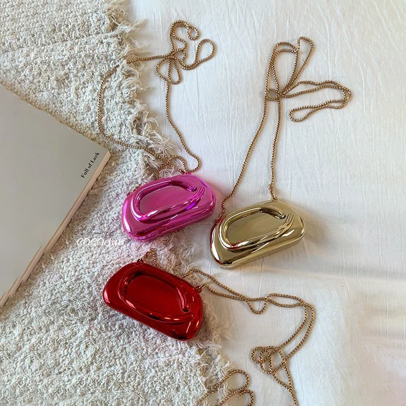 Creative Acrylic Red Lip Shape Clutch Bag Gold Mini Women Evening Party Bag Cute Shiny Metal Shoulder Crossbody Bags Small Purse