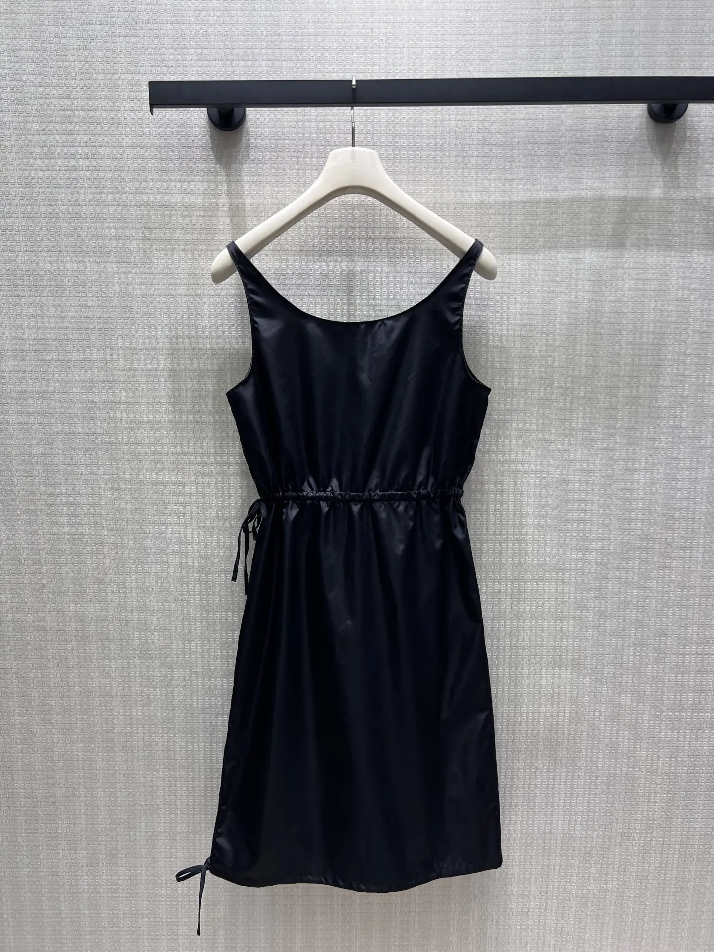 New Fashion Slim Black Satin Sling Dress Women's Metal Embellished Side Vent Drawstring Waist