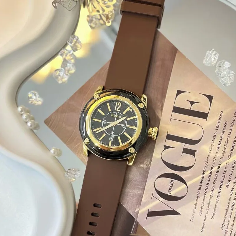 ساعة نسائية عصرية جديدة ذات قرص كبير على الطراز الأوروبي مع حزام سيليكون وحركة كوارتز وساعة للطلاب وإكسسوارات نسائية.