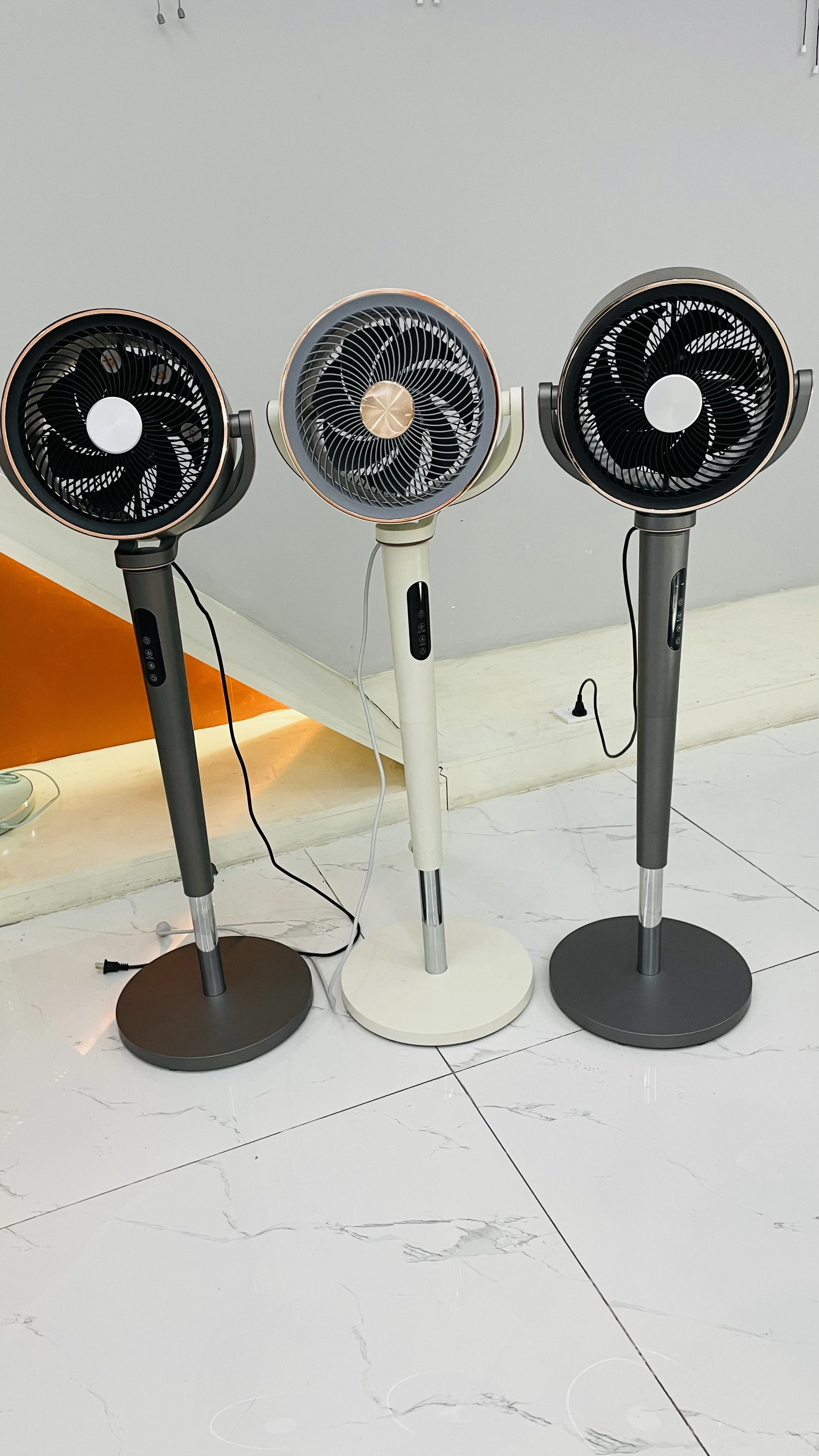Factory Sale  Electric DC Fans  for Bedroom Office 24V Auto Ocsillation Height Adjustable Aroma 12inch