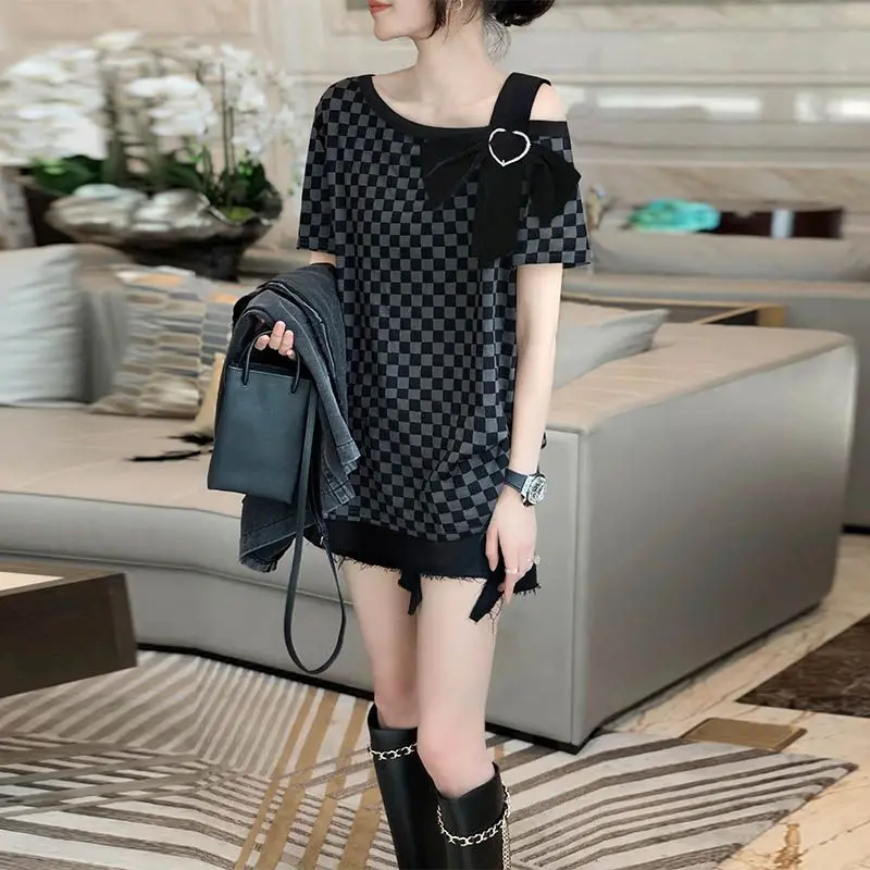 

Women's Slash Neck Summer New Korean Fashion Off-the-shoulder Color Plaid Short Sleeve Bow Metallic Commuter T-shirt Loose Tops