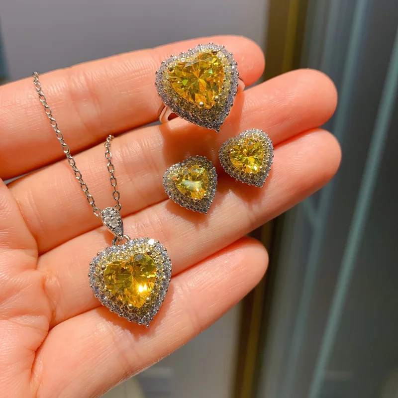 

Yellow Diamond Heart Necklace Heart-shaped Zircon Jewelry Gift for Women