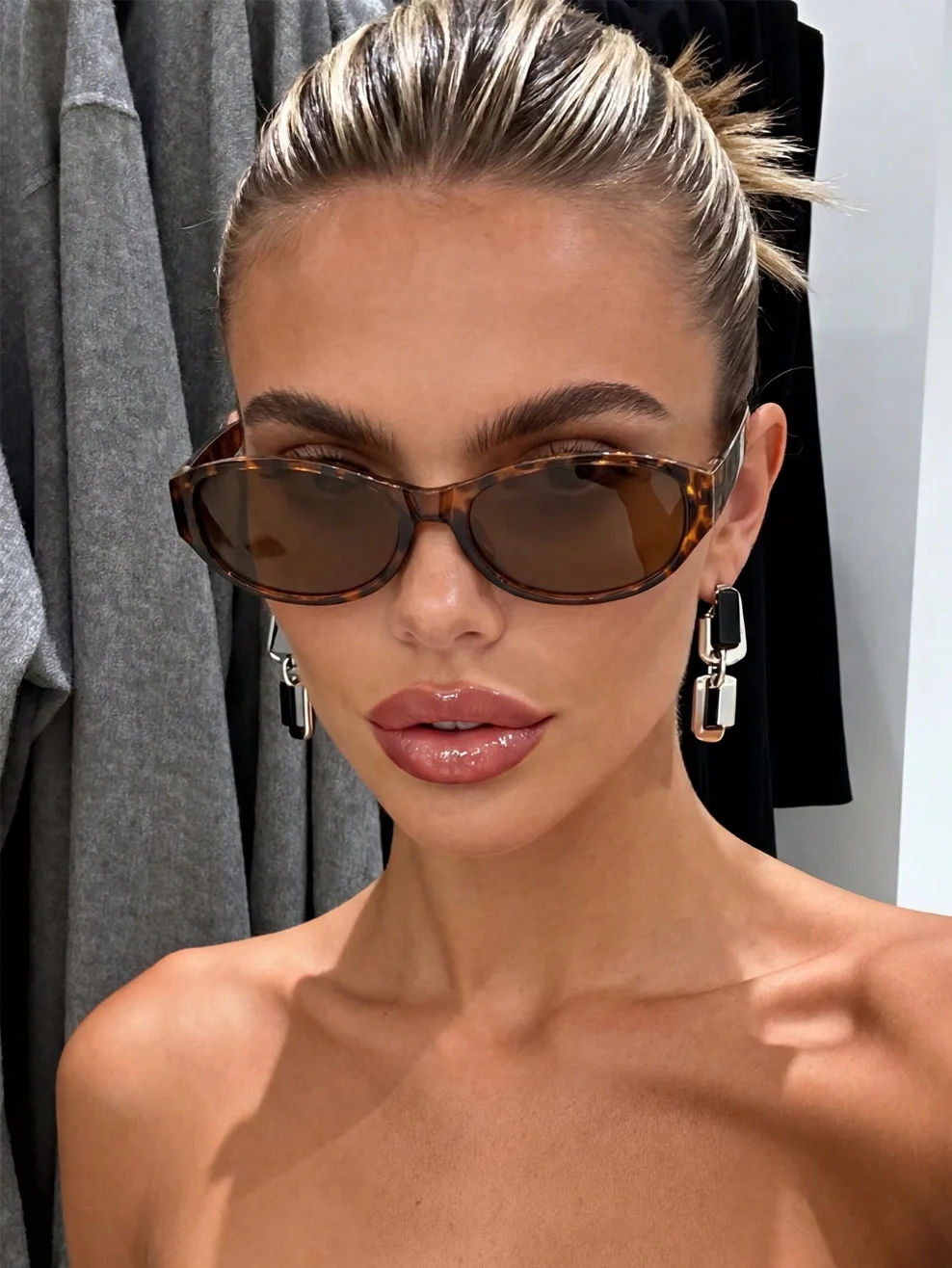 1 Pair of Oval Leopard Print Bohemian Style Sunglasses, Unisex, Suitable for Street Photography, Beach Vacations, Casual Wear, and Fashion Accessories