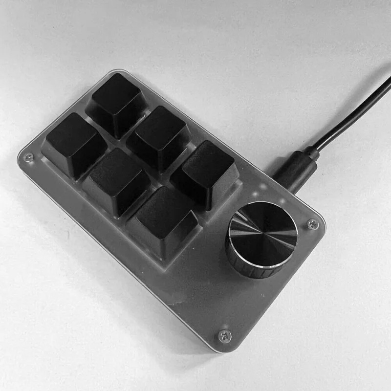 

Программируемая механическая клавиатура Z Macro с 6 клавишами и 1 ручкой-кнопкой