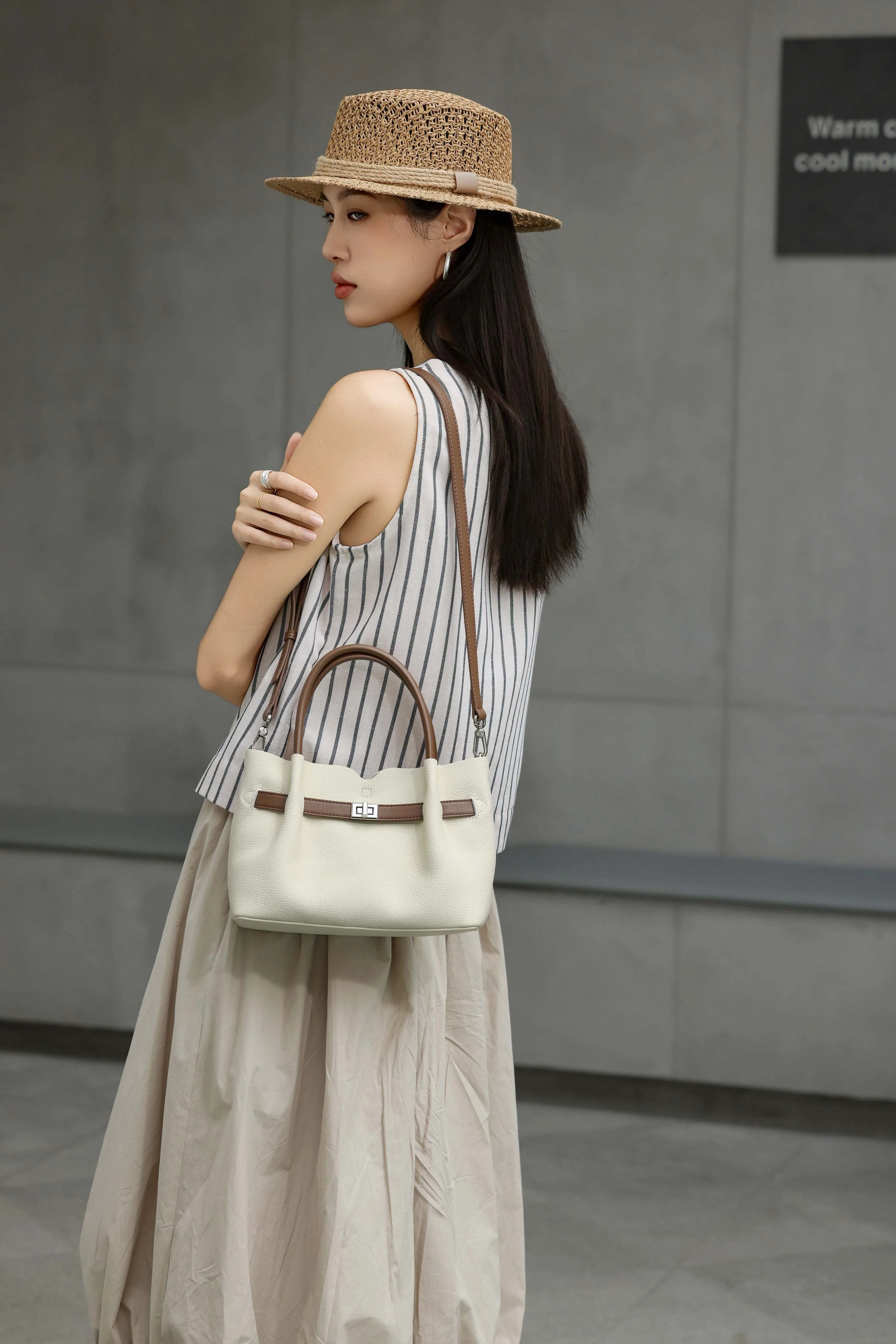 Genuine Leather Women's Bag 2026 New Model Large Capacity High-End Stylish Commuter Shoulder Crossbody Handbag