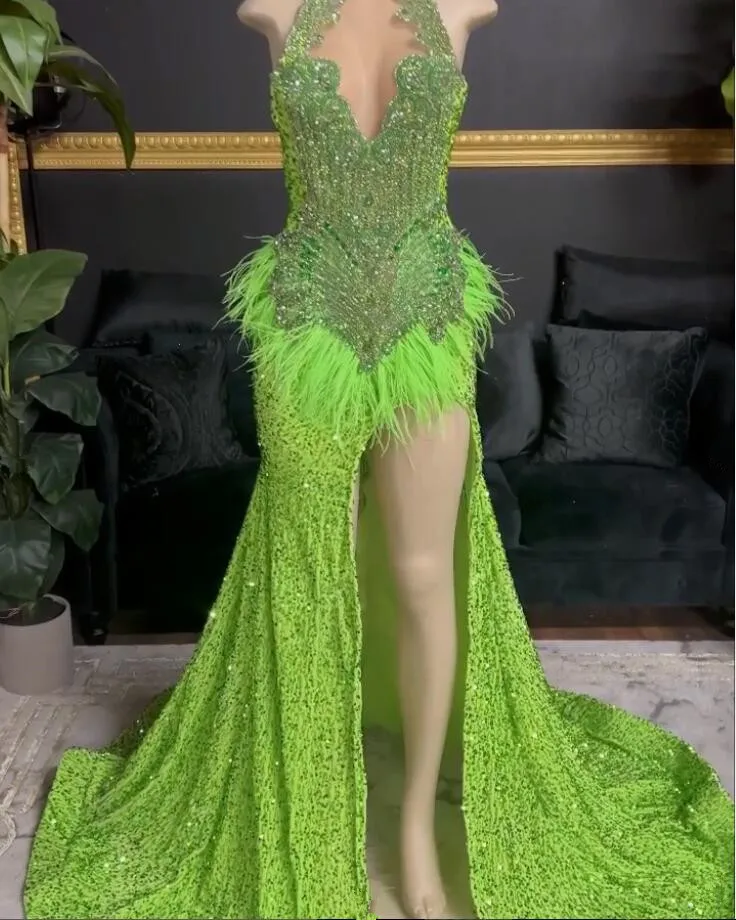 Fruit Green Sparkly Long Prom Dresses for Black Girl Gillter Diamond Crystal Feather Slit Evening Gown robe de soiree 2024