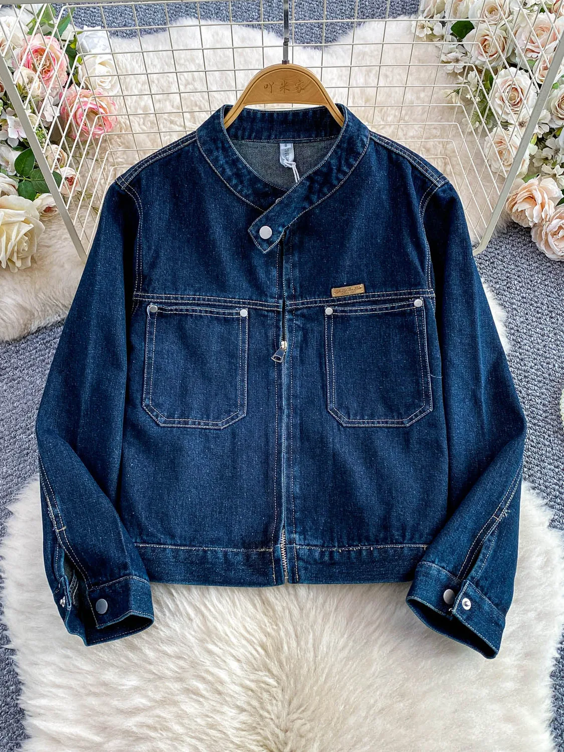แจ็คเก็ตยีนส์สีน้ำเงินเข้มทรงหลวมสไตล์ฮ่องกงย้อนยุค ซิปยาว คอตั้ง ทรงสลิม สำหรับผู้หญิง เสื้อคลุมอเนกประสงค์สำหรับฤดูใบไม้ร่วง
