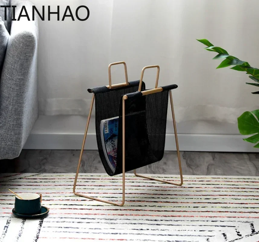 Nordic Living Room Magazine Rack Simple Iron Newspaper Rack Sofa Bedroom Corner Storage Rack Creative Handbag Bookshelf Drop