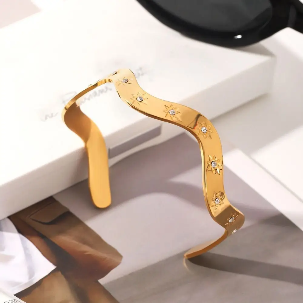 شخصية بلينغ W-نوع سوار الزركون البطانة أسلوب بسيط أساور معدنية هدية فاخرة الهندسة أساور مجوهرات الزفاف