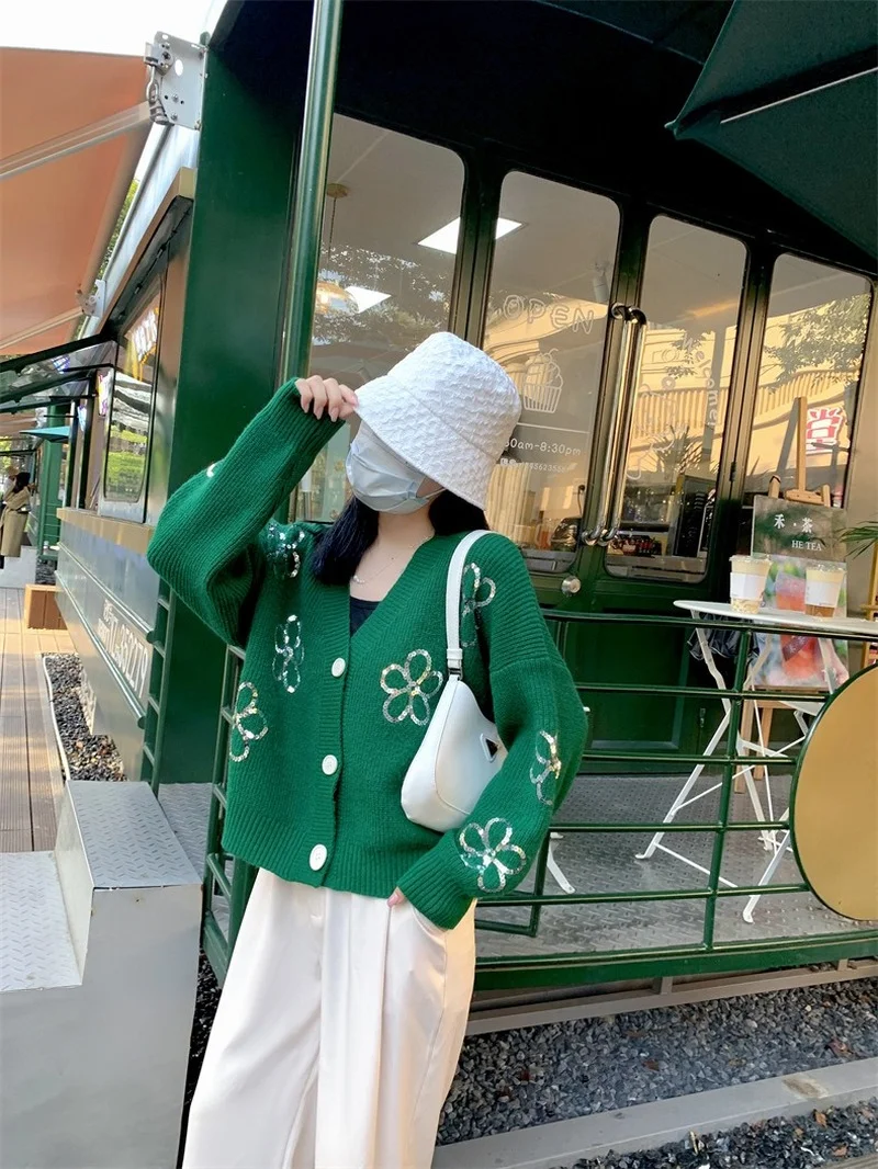 Fashion Autumn Winter New Sequin Embroidery Knitted Cardigans Women V-Neck Thick Warm Sweater Loose Leisure Coat Chic Streetwear