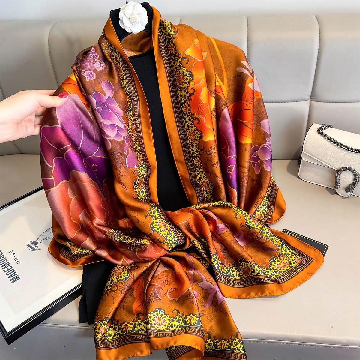 Luxus Marke Frauen Sommer Seide Schals Schals Wraps Weiche Weibliche Strand Gelb Stola Halstuch Foulard Schalldämpfer Schal