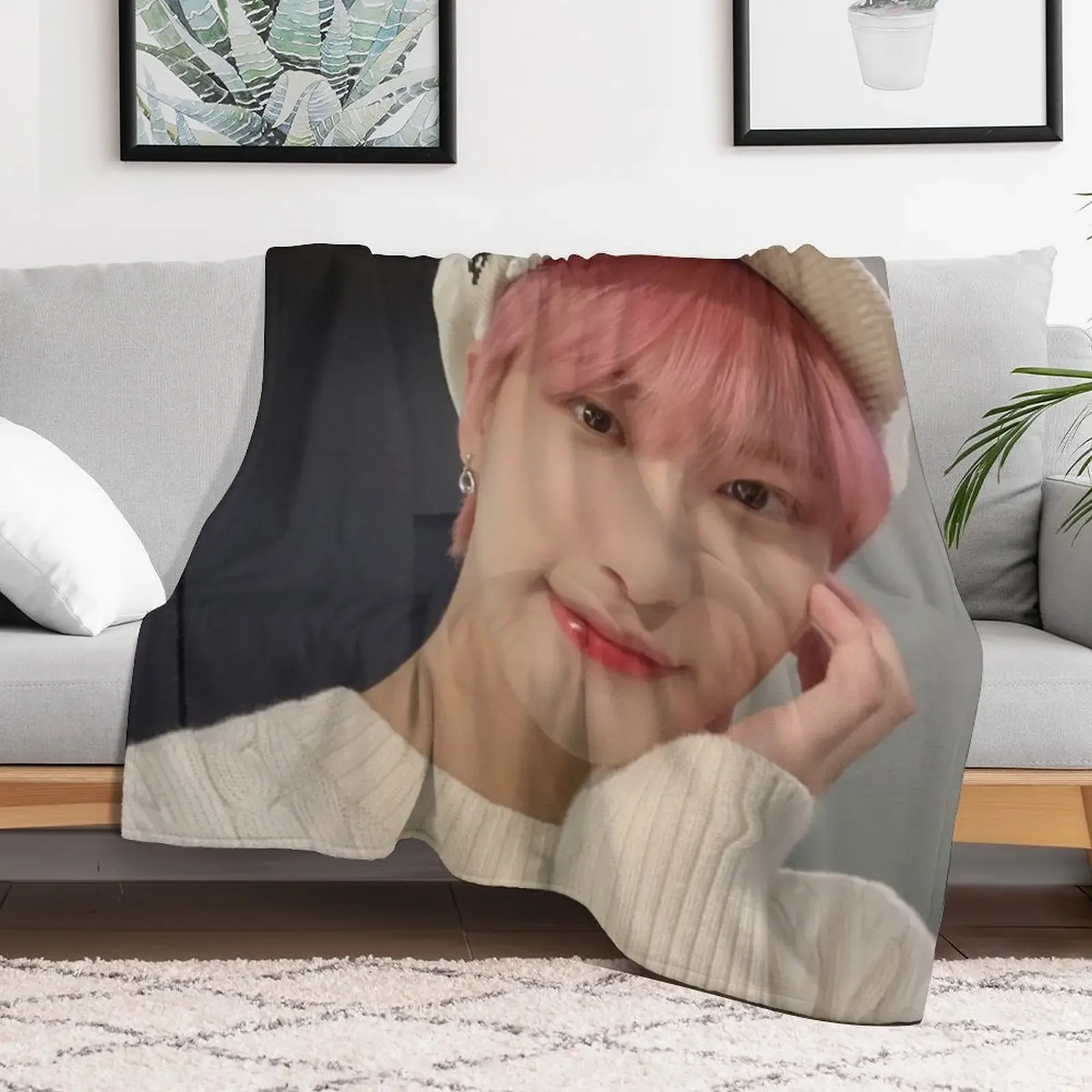 ATEEZ Seonghwa Throw Blanket Sofas Loose Luxury Throw Furrys Blankets