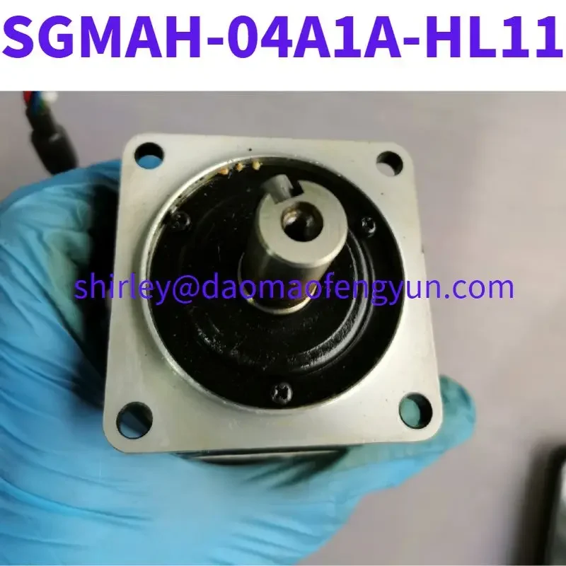 Б/у серводвигатель SGMAH-04A1A-HL11 400 Вт