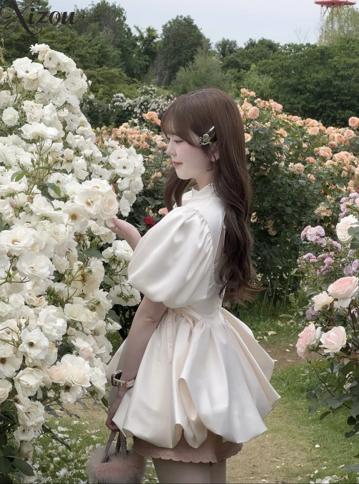 Sukienka damska w stylu japońskim z wysokim stanem, satynowa, francuska, z bufiastymi krótkimi rękawami, księżniczka, nowa kolekcja 2025, jednolity kolor, elegancka, modna.