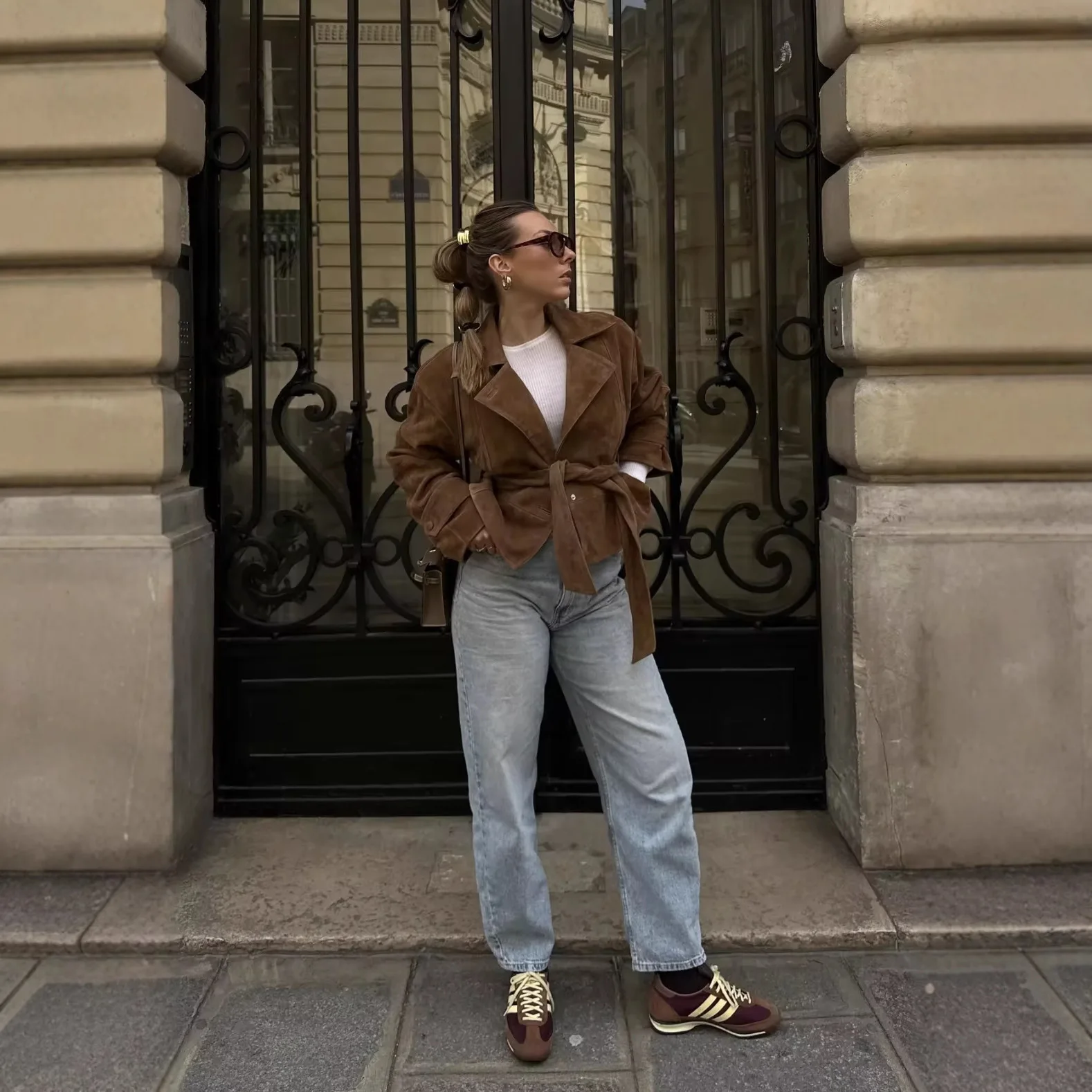 

Fashionable Short Coat With Belt And Turn-down Collar Top For Women From Europe And America E-commerce Platform