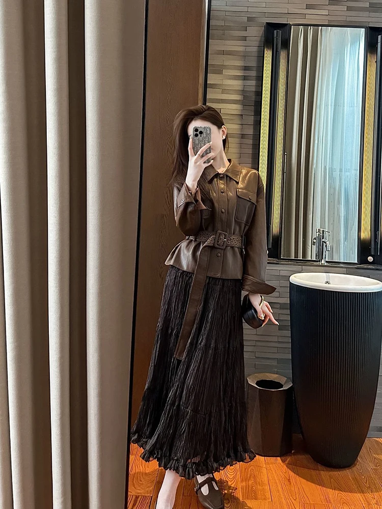 Stylowa kurtka skórzana z kołnierzem, damska, jesień 2025, modna, do pracy, ekskluzywna, brązowa kurtka skórzana z paskiem.