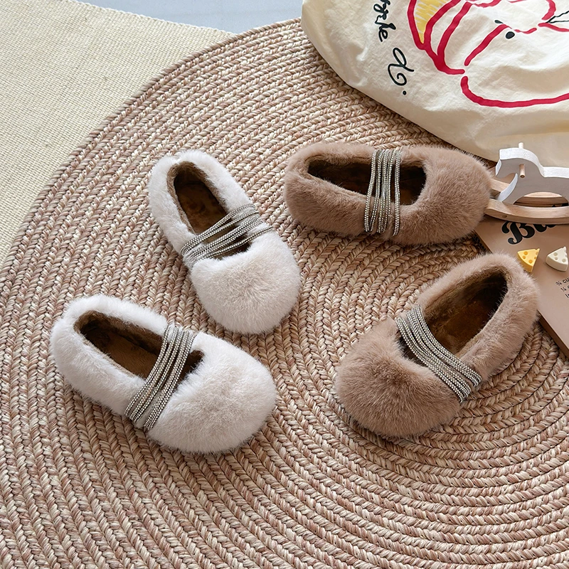 

Теплая обувь с блестящими стразами для девочек, новинка 2023 года, зимняя детская плюшевая обувь на плоской подошве с мягкой подошвой, повседневная обувь в стиле принцессы для девочек