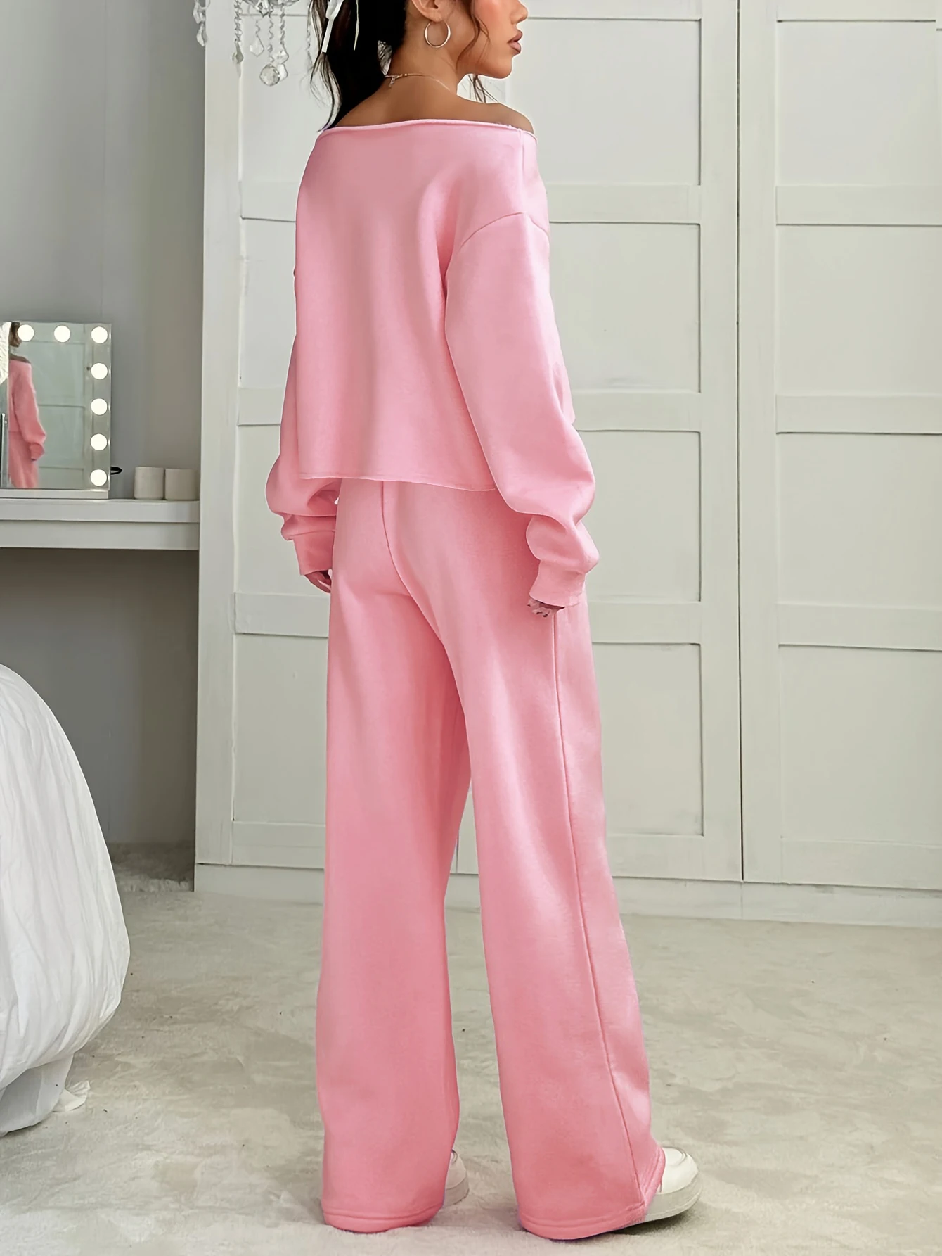 Conjunto de 2 peças de pijamas femininos de outono e inverno, cor sólida simples, confortável e elegante, top de manga comprida com ombros de fora e calças compridas, pode ser usado fora, conjunto de loungewear para mulheres