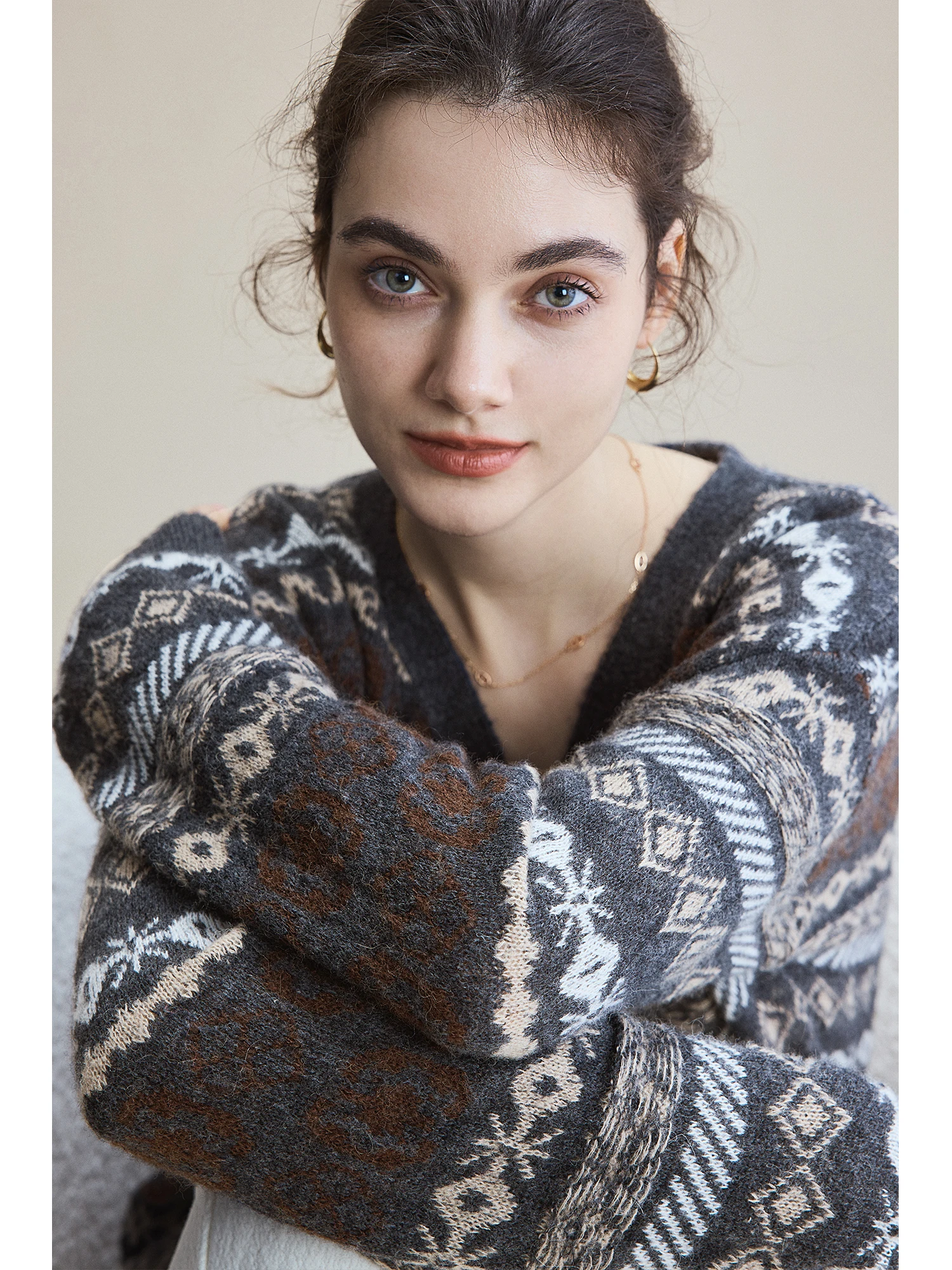 

Теплый вязаный свитер с V-образным вырезом для женщин, из смесовой шерсти, модный повседневный зимний топ с длинными рукавами, удобный крой