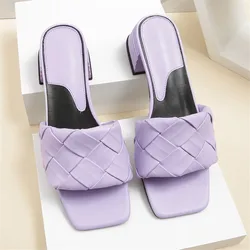 Zapatillas suaves de piel sintética para mujer, zapatos de tacón cuadrado, color blanco y morado, para fiesta, Verano