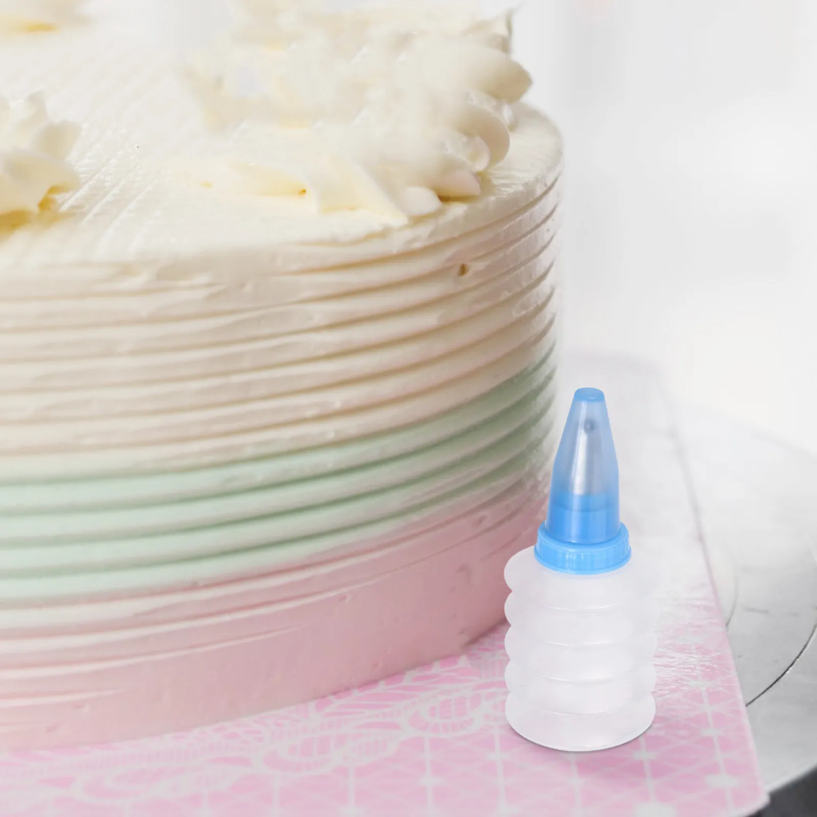 6Pcs Icing Squeeze Bottles Ergonomic Lightweight Cream Jugs for Cupcake Frosting Drizzle Sauces Food Coloring Cake Writing