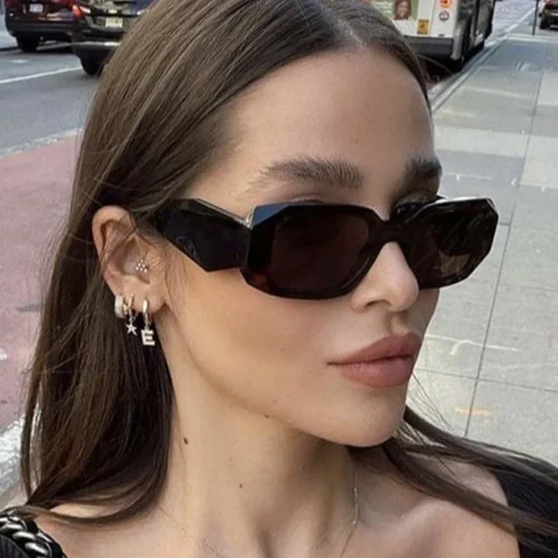 

Fashion Square Sunglasses Woman Designer Personality Irregular Vintage Glasses Female Travel Retro Oculos De Sol Gafas