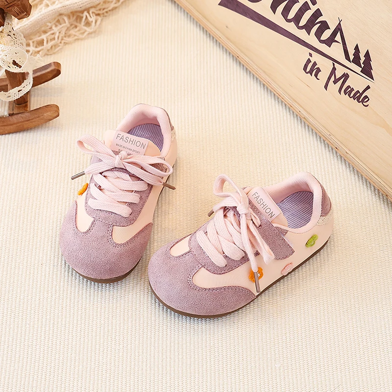 الفتيات حذاء كاجوال الزهور الحلوة أطفال أحذية تنس كلاسيكية لينة 2025 الخريف جديد الأطفال أحذية رياضية الأميرة نمط عدم الانزلاق #3