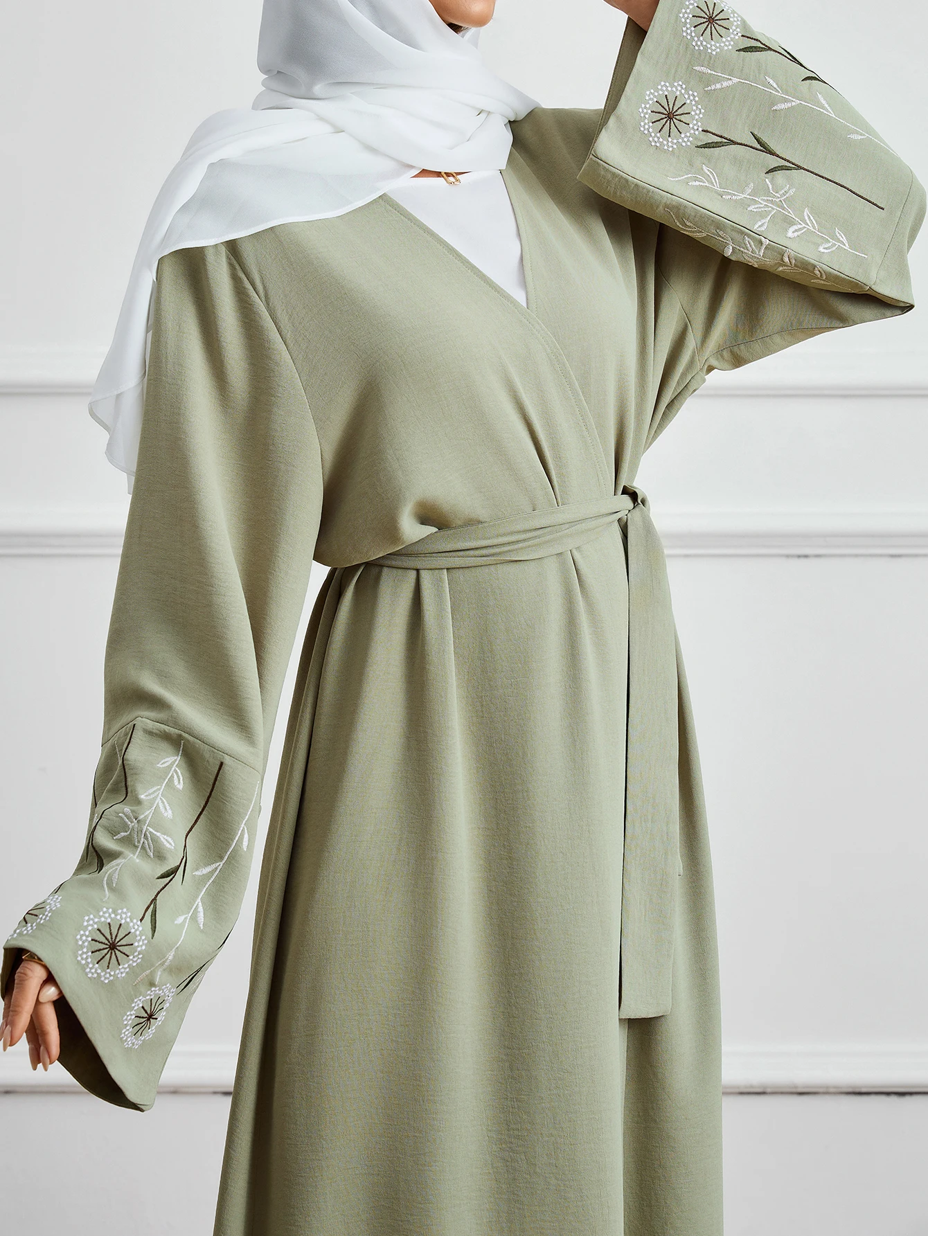 2025 Women\'s Abaya Long Robe Muslim Ramadan Prayer Clothing Embroidery Green Loose Long Sleeve Waist Tied Arabic Elegant Dresses