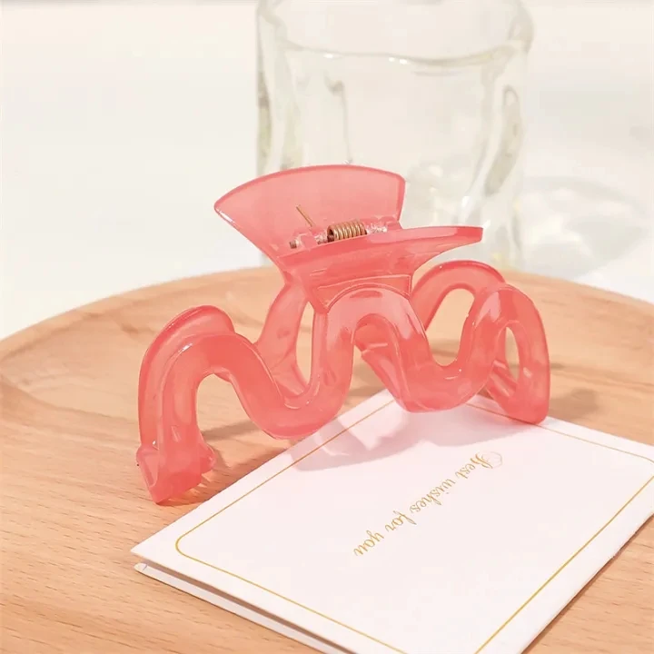 2024 Pink Hair Claw Clip for Women Girl Plastic Korean Large Hair Claw Clip Crab Women\'s Gig Clips Claws Girl Hair Accessories