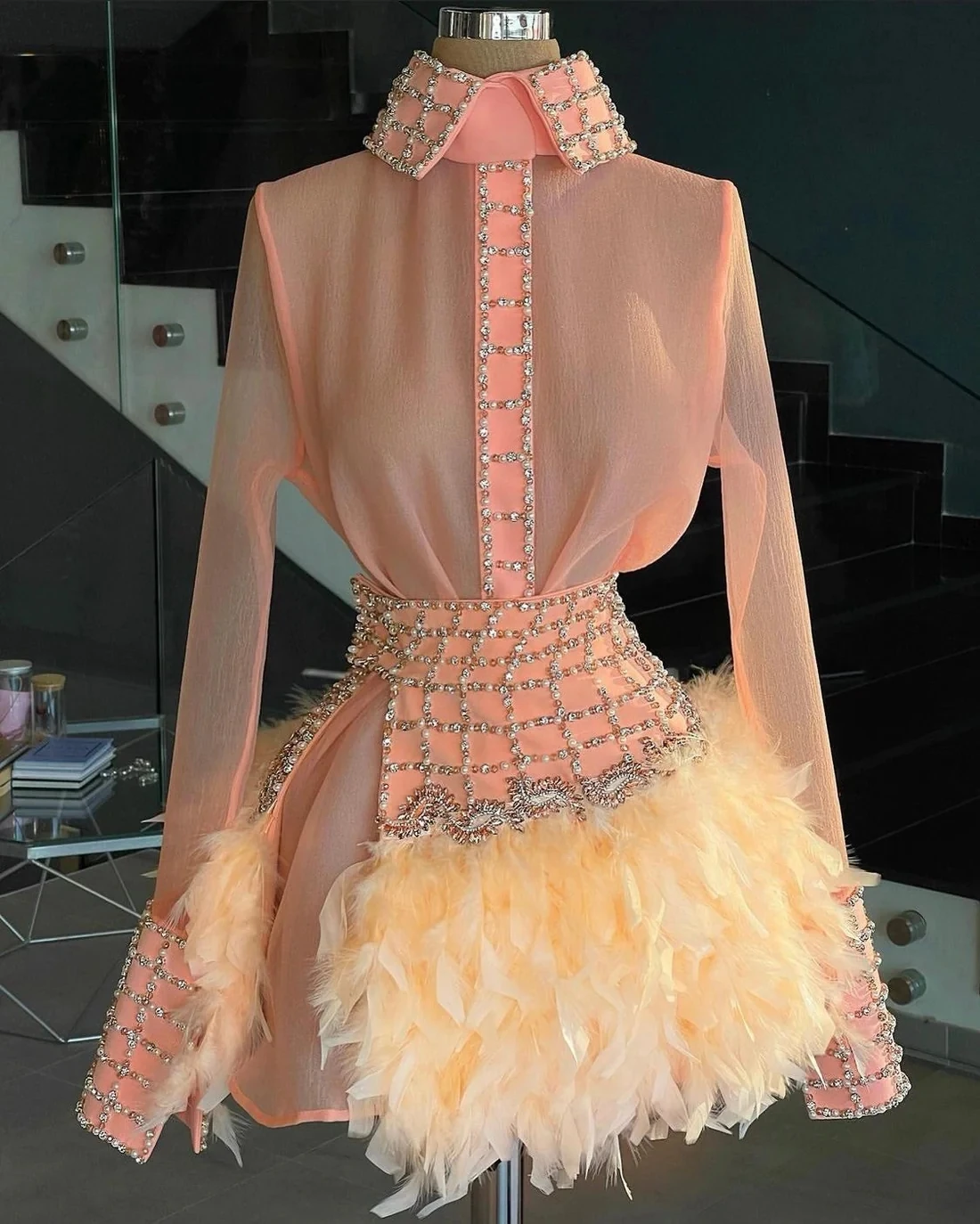 

Pink Cocktail Dresses Sheath Long Sleeves Short Mini Feather Pearls Homecoming Dresses Haute Couture