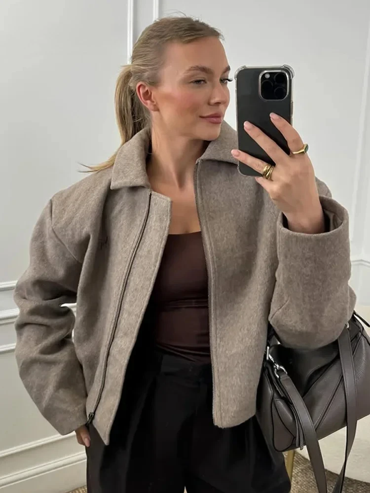 

Vintage Khaki Women Short Coat Lapel Long Sleeve Zipped Pleated Loose Female Jacket 2025 Spring New Fashion Street Lady Jackets