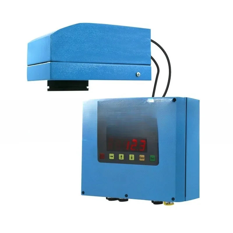 Real-time moisture detector, non-contact moisture detector