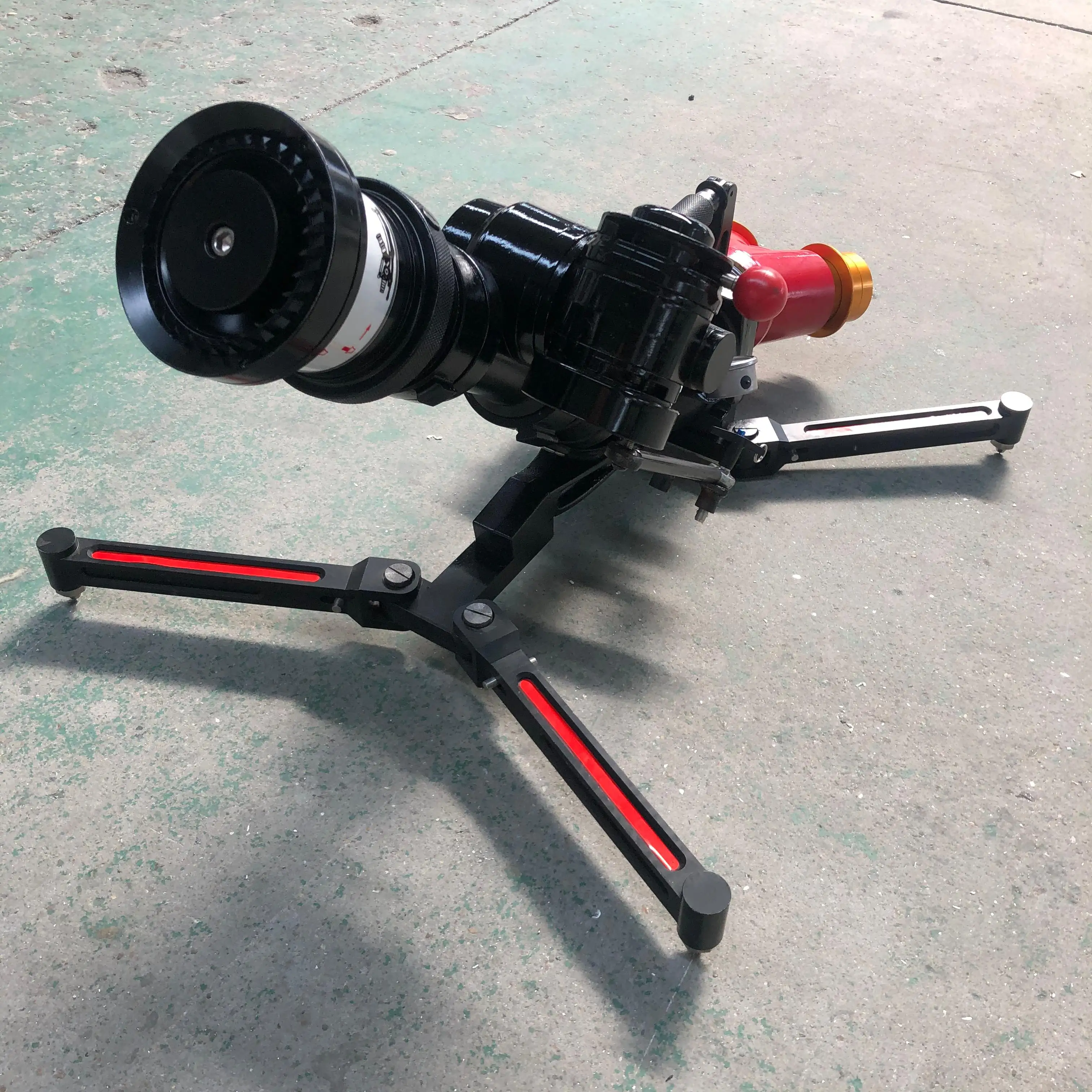 Portable large-capacity fire protection system Industrial fire suppression Remote control Light flexible aluminum alloy