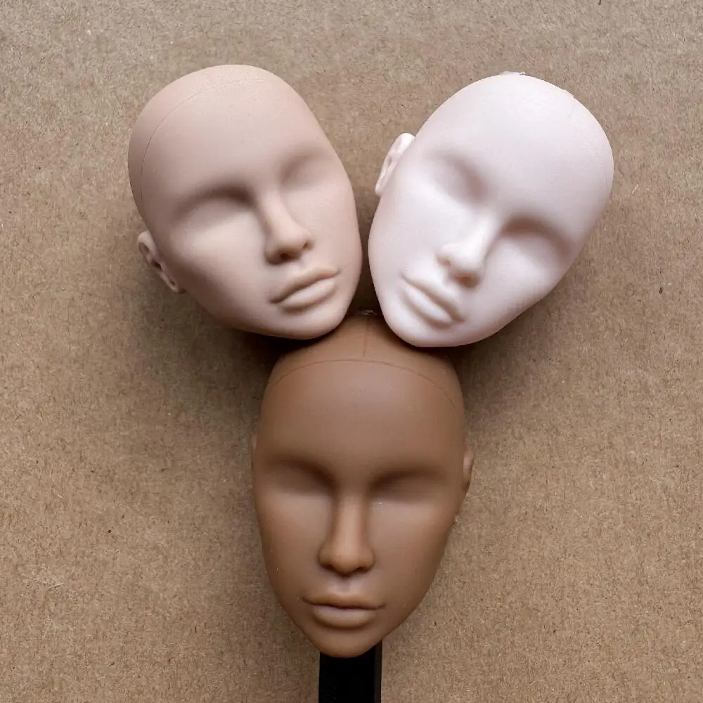 1/6 Maßstab Modellpuppenköpfe mit Maulwurfdetail, mehrfarbige Haaroptionen, braune, weiße, beige Hauttöne für Puppenbau-Sammlerstücke – Detail 1