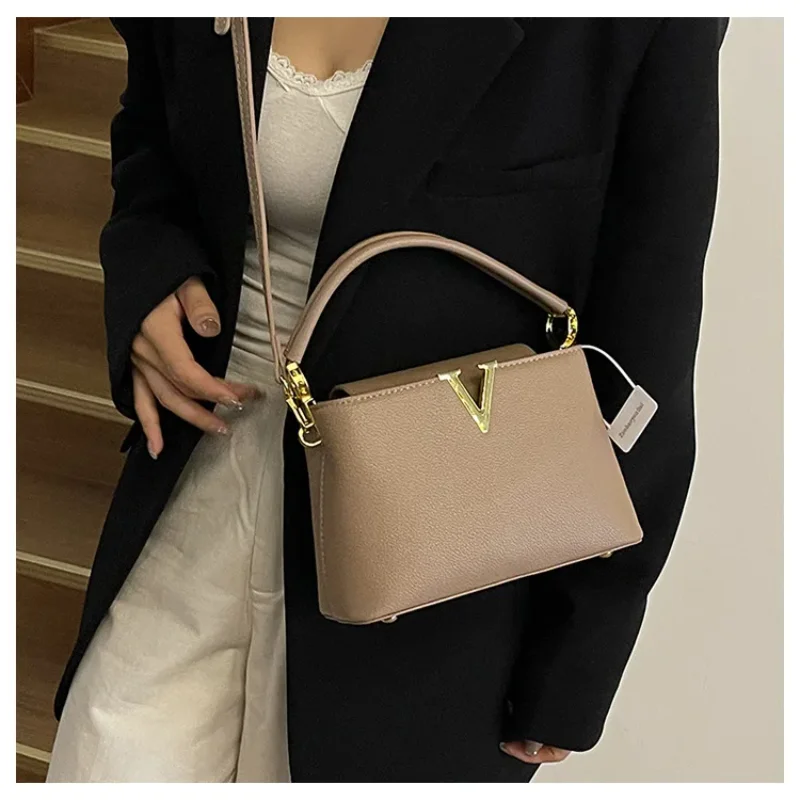 

Trendy Women's Bag - Crossbody Shoulder Multi-Way Purse, Handheld Tote,Stylish Designer Handbag, Spacious Work Bag for Women‌