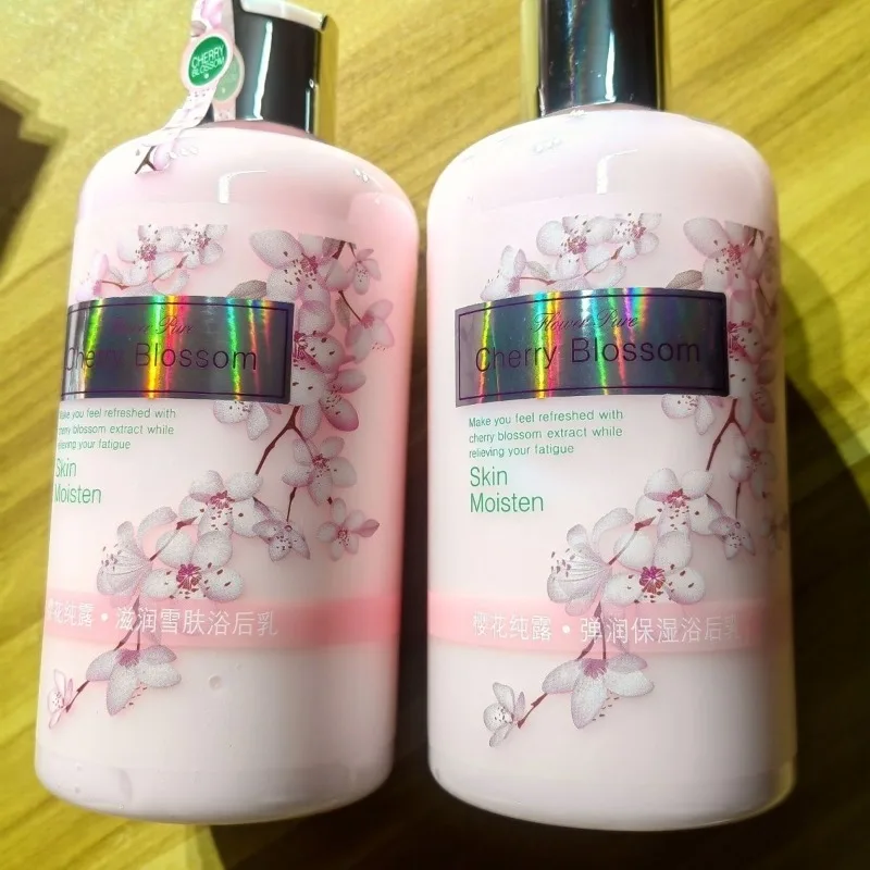 creme-hydratante-et-adoucissante-pour-le-corps-lotion-corporelle-a-la-fleur-de-cerisier-lotion-quotidienne-pour-tout-le-corps-avec-extrait-naturel-de-sakura