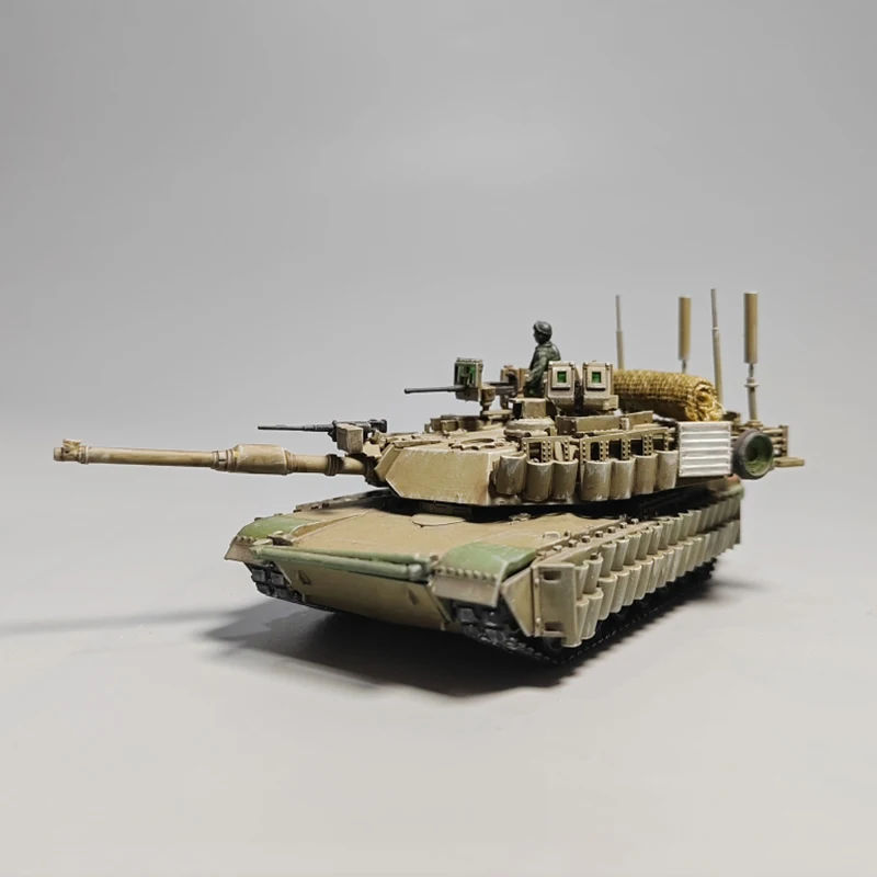 

Die cast 1:72 ratio M1A2 TUSKII tank alloy and plastic model gift toy series