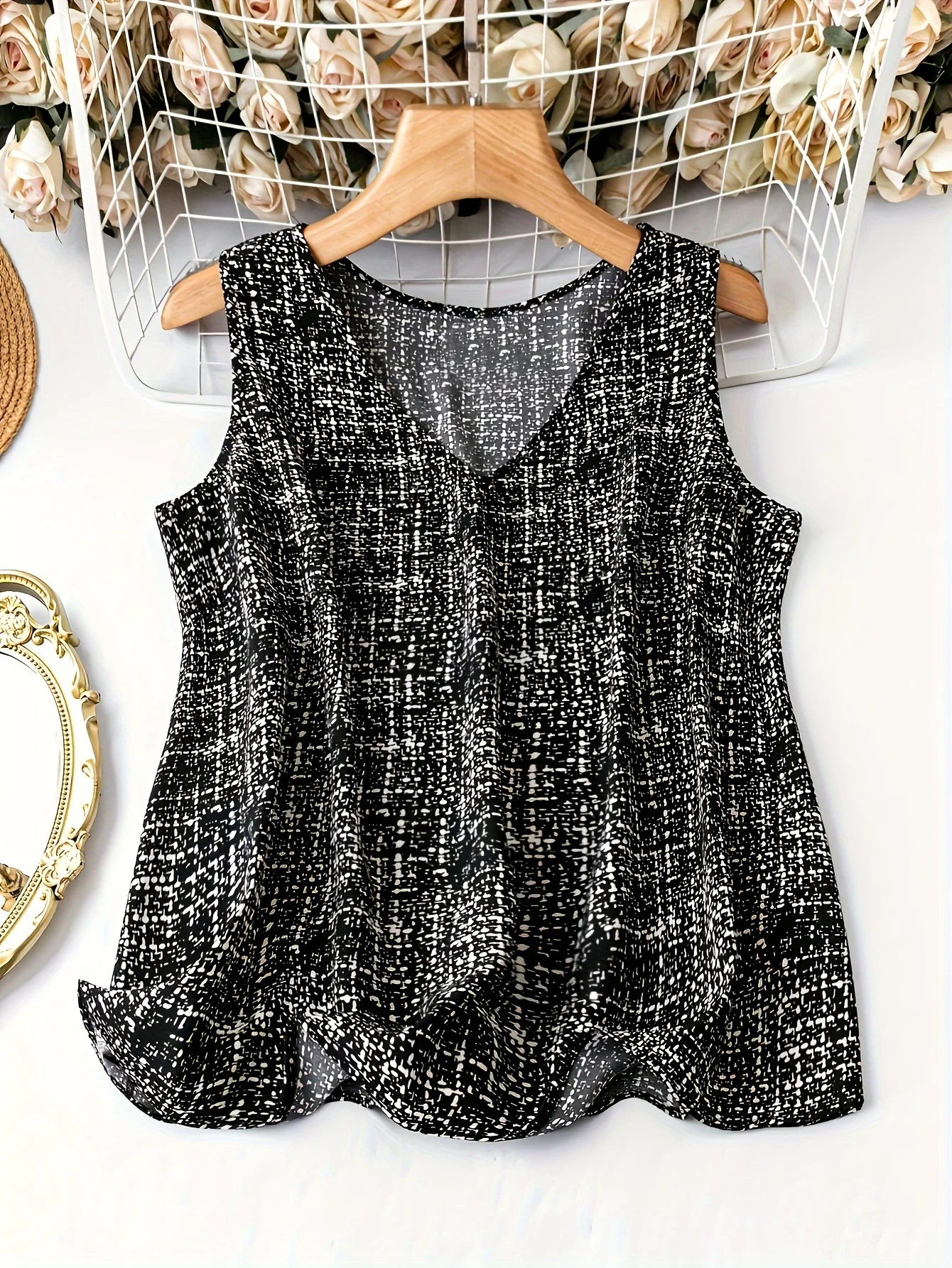 Casual Plus Size Women's Checkered V-Neck Vest