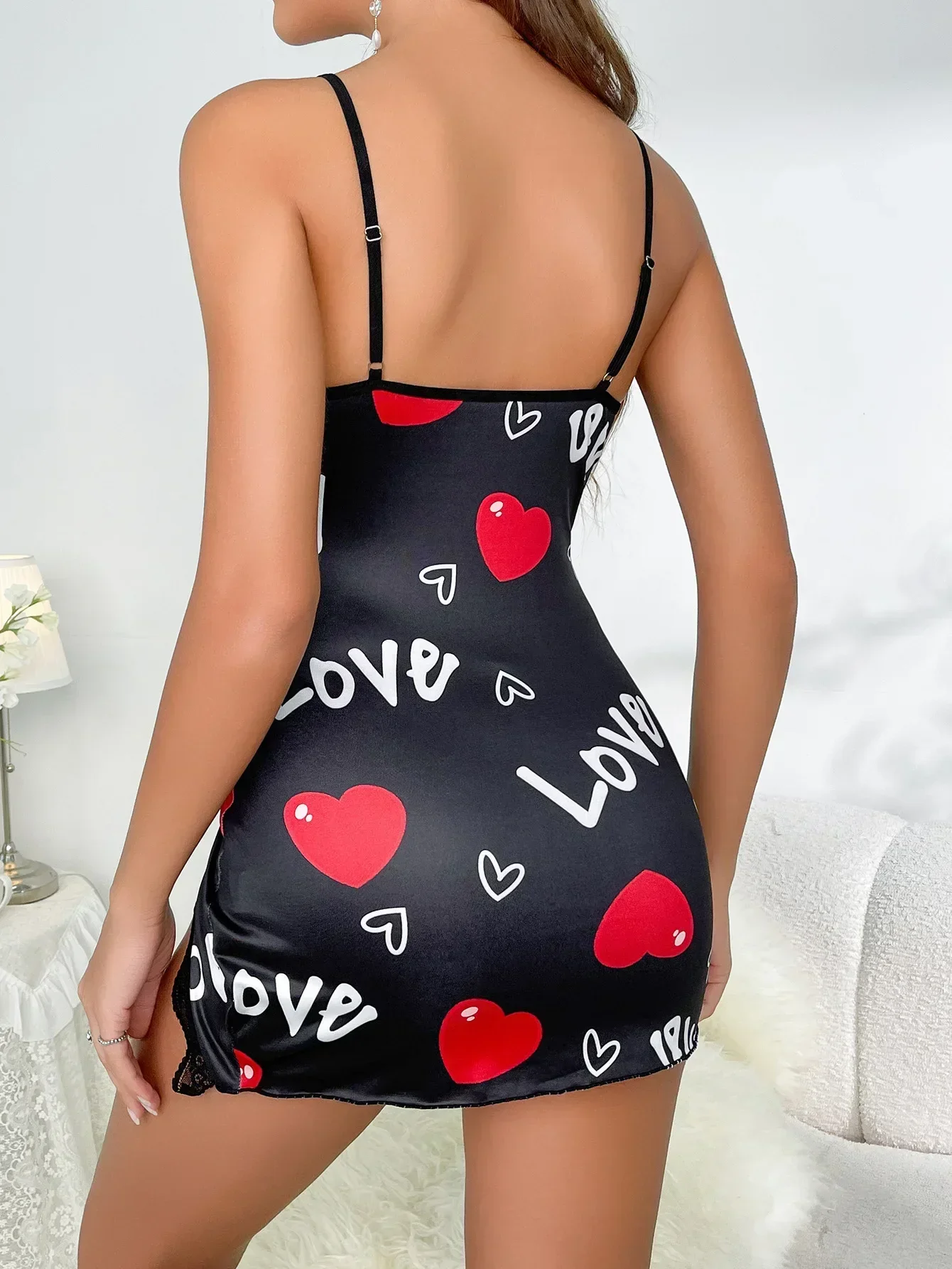 Herz-Buchstabe, florales Slip-Nachthemd, Spitzenbesatz, tiefes V, seitlich geteiltes Schlafkleid, weicher, atmungsaktiver Stoff für Damen-Nachtkleid