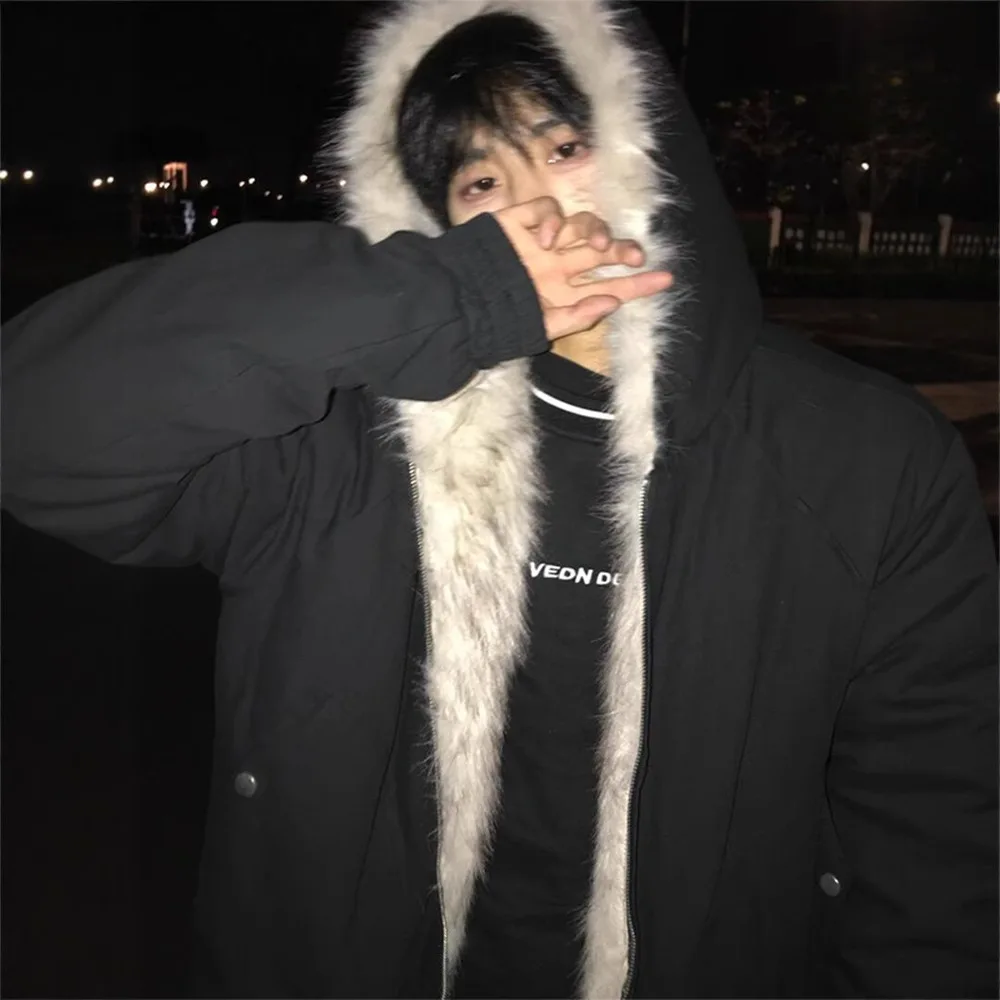 سترة قصيرة جديدة للرجال لعام 2025 سترة سميكة دافئة بقلنسوة سترة شتوية أمريكية كلاسيكية مقاومة للرياح سترة شتوية للرجال مع غطاء محرك السيارة