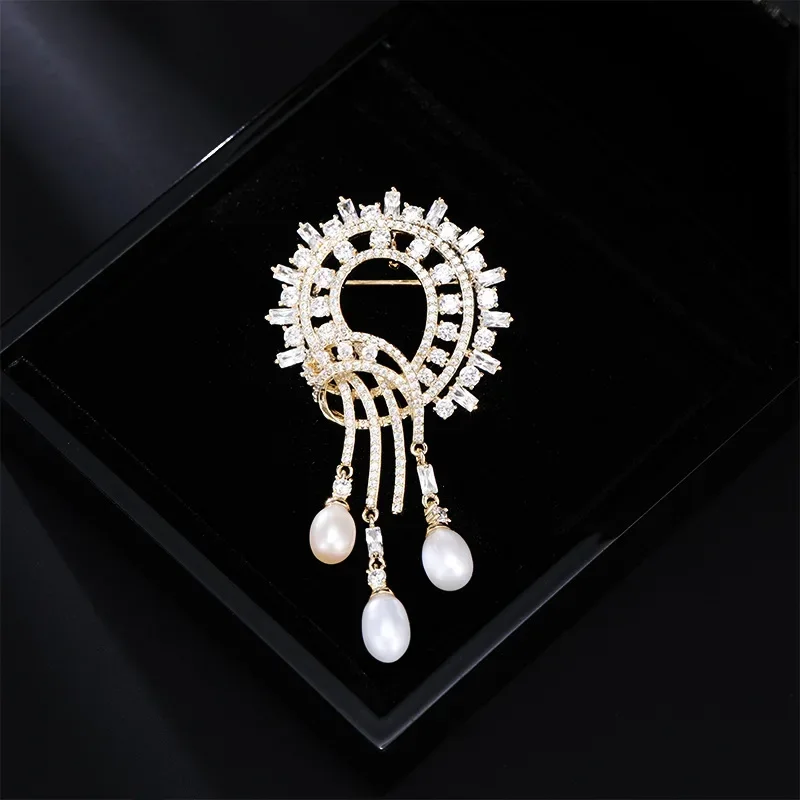 

Chinese-style niche and retro court-style badges, brooches, dynamic three-dimensional corsages, and fashionable accessories