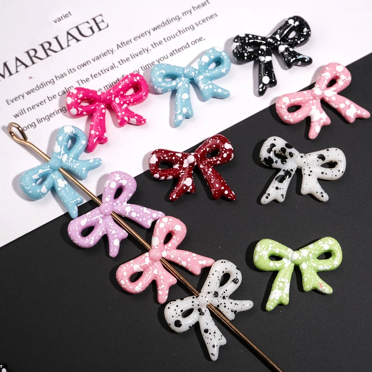 

Newest Painting Style Colorful Ribbon Knot Tie Bow Acrylic Plastic Jewelry Beads Fit Girls Earring Necklace DIY 23*29mm 100pcs