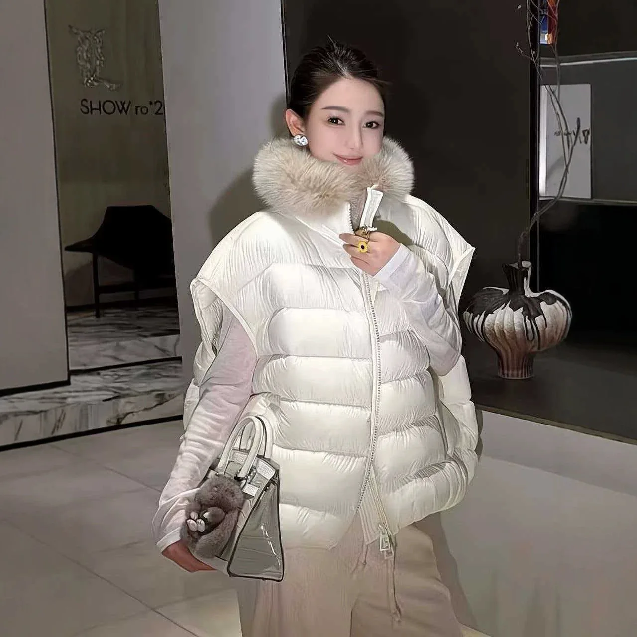 European Station Fur Collar White Duck Down Short Down Vest Women's 2026 New Vest
