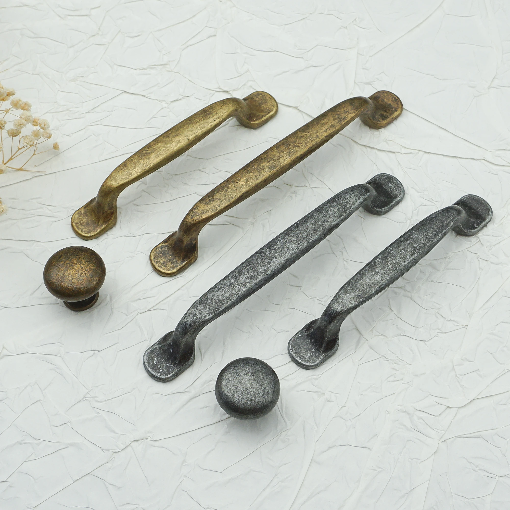 1 PC Antique Cabinet Handles Retro Kitchen Cupboard Door Knobs Vintage Wardrobe Pulls Modern Zinc Alloy Furniture Hardware